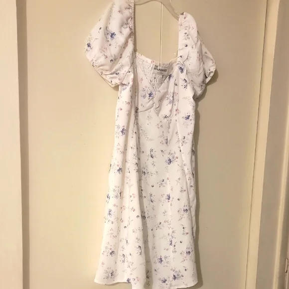 white wrap dress mini Ti Amo Linen Wrap Dress